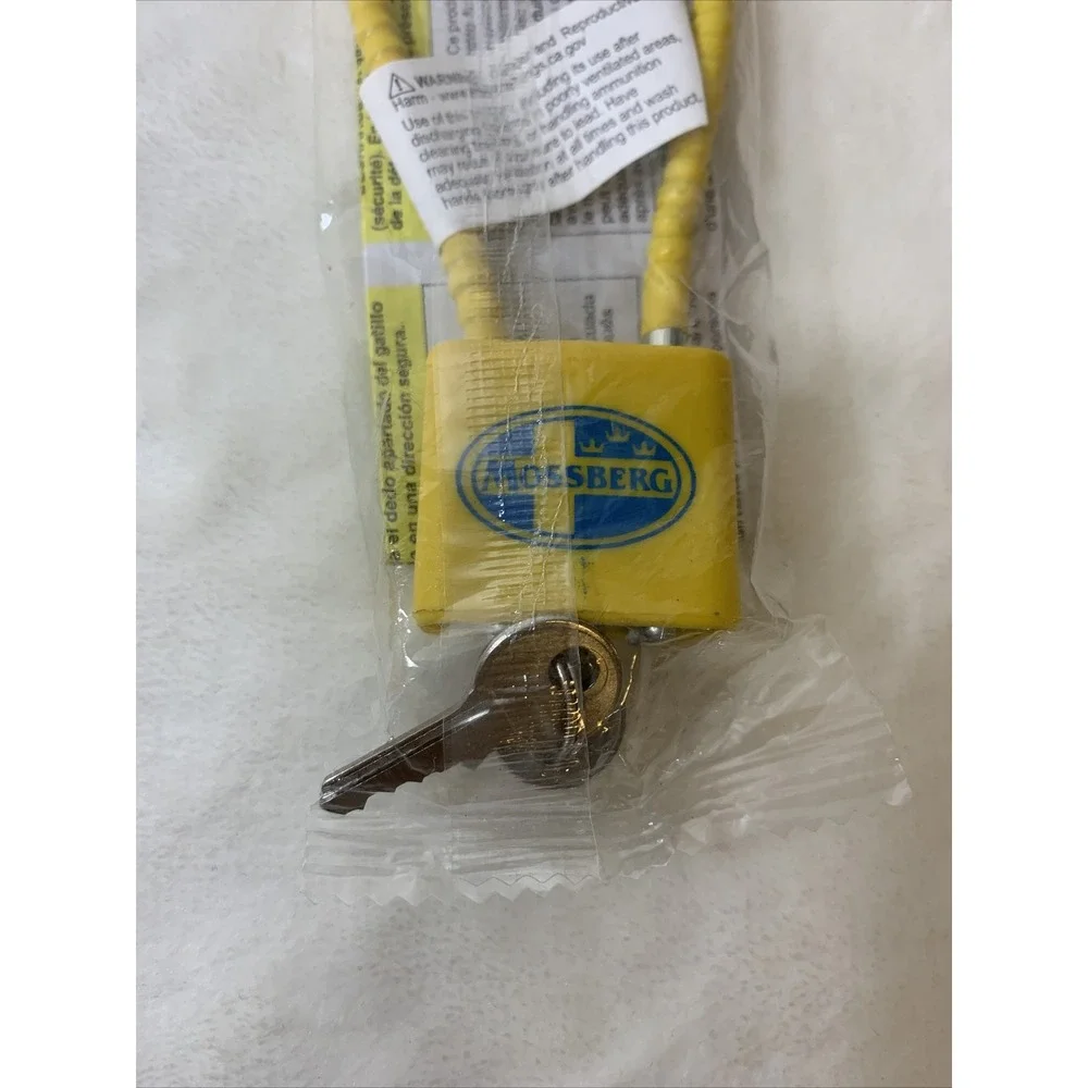 Mossberg Yellow‎ Cable Firearm Safety Lock R10SC3 w/ 2 Keys & Instructions NEW